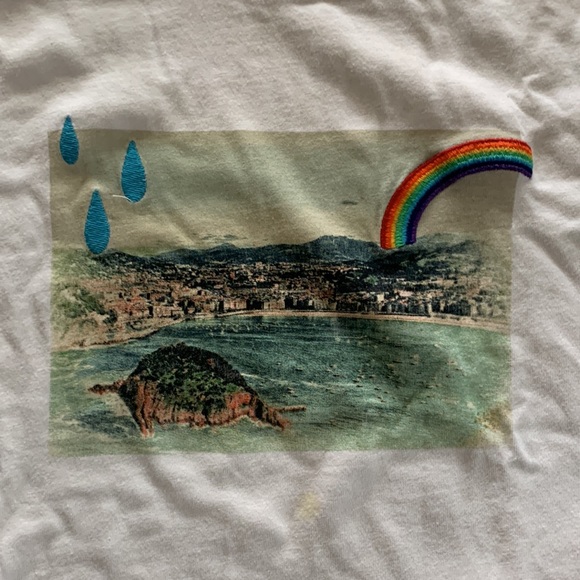 Levi’s Oversized Graphic Tee - Picture 2 of 3